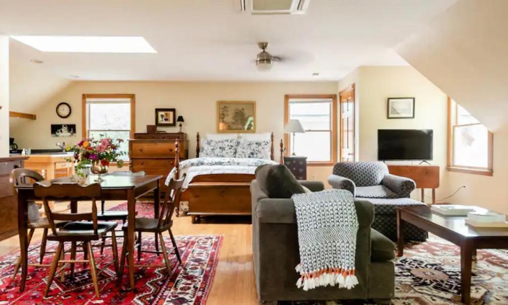 Carriage House Hideaway In Center Of Chestertown Exterior foto